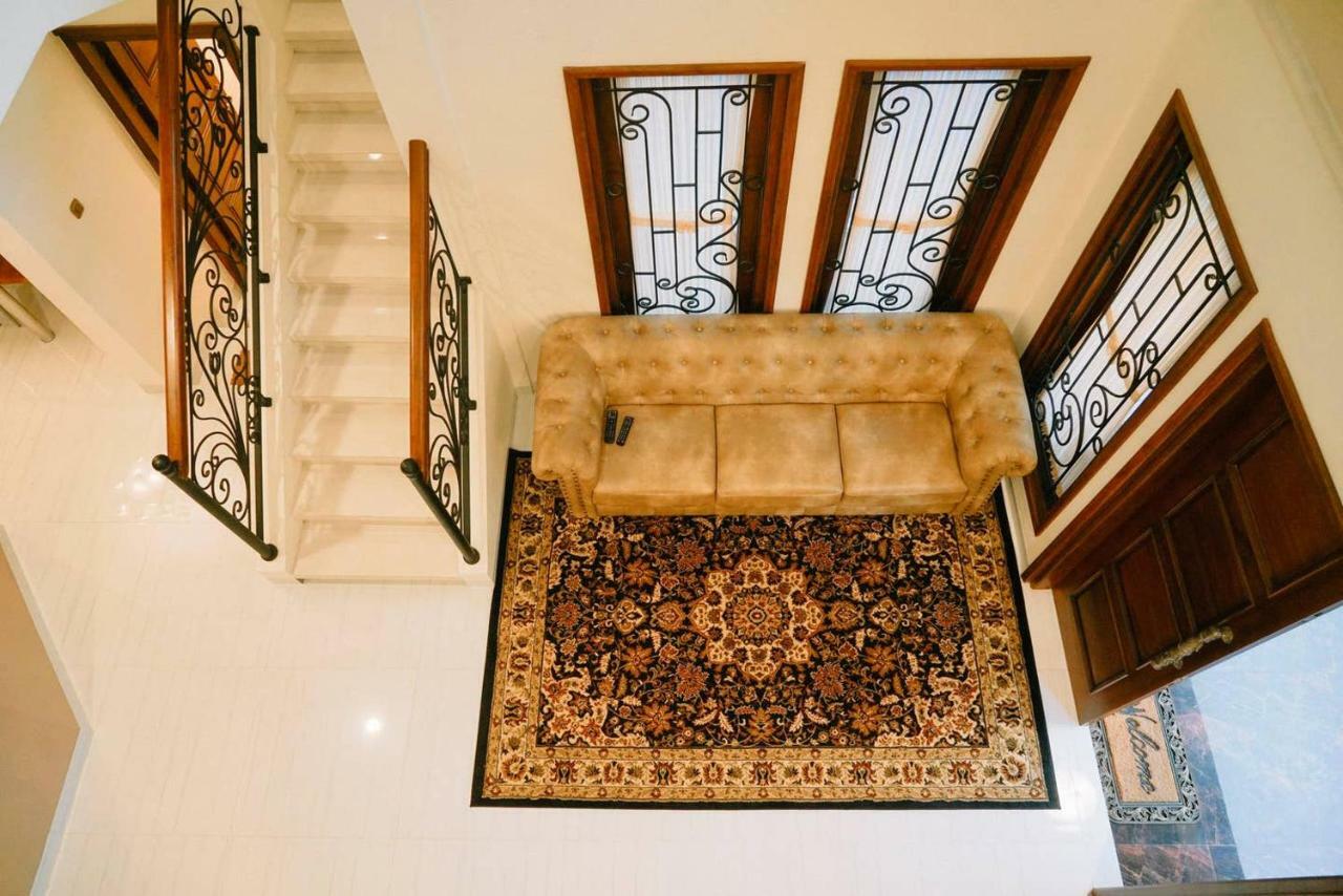 Villa Fernasya House à Yogyakarta Extérieur photo
